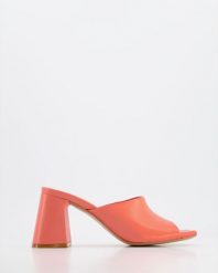 KORALOWE KLAPKI MASHA1480 CORAL. Pomarańczowe klapki Venezia, bez wzorów, ze skóry, bez obcasa, bez zapięcia. Za 229.00 zł.