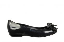 Baleriny Melissa Dora Hot Ad Black 010454, Czarny, Guma - 37. Czarne baleriny Melissa, bez wzorów, z gumy, bez obcasa, na koturnie, bez zapięcia. W wyprzedaży za 269.00 zł.