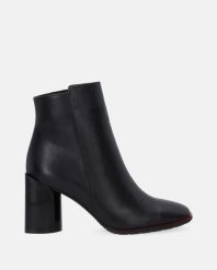 SKÓRZANE BOTKI NA OBCASIE 535457 01 BLACK. Czarne botki Venezia, bez wzorów, ze skóry, bez obcasa, na obcasie, bez zapięcia. Za 279.00 zł.