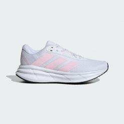 Buty Galaxy 7 Running. Czarne buty do biegania adidas, bez wzorów, z meshu, bez zapięcia, do biegania. Za 239.00 zł.