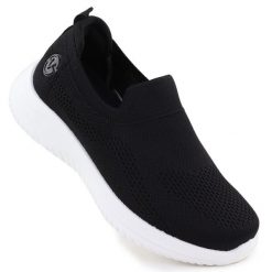 Buty sportowe damskie wsuwane czarne Vinceza 17367. Czarne buty treningowe bez wzorów, bez zapięcia. W wyprzedaży za 155.92 zł.