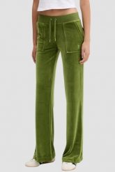 JUICY COUTURE Oliwkowe spodnie dresowe damskie Layla Low Rise, Rozmiar S. Zielone spodnie dresowe Juicy Couture, bez wzorów, z dresówki. Za 499.99 zł.