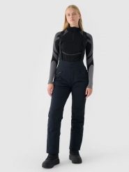 4F Spodnie narciarskie w kolorze czarnym rozmiar: M. Czarne spodnie dresowe 4f, bez wzorów. Za 870.26 zł.