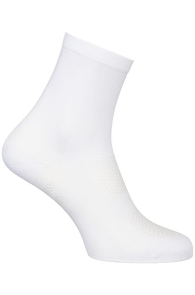 Skarpetki rowerowe wysokie oddychające 19 cm białe Essential. Białe skarpetki AGU, bez wzorów, z materiału. Za 259.95 zł.
