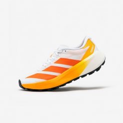 Buty do biegania w terenie damskie ADIDAS Terrex Agravic 4. Białe buty do biegania adidas, bez wzorów, bez zapięcia, do biegania, adidas terrex. Za 599.99 zł.