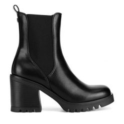 Sztyblety JENNY. Czarne botki Jenny, bez wzorów, bez obcasa, na słupku, bez zapięcia. Za 143.99 zł.