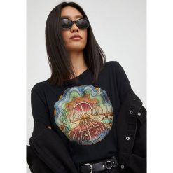 Wrangler t-shirt bawełniany kolor czarny. Czarne t-shirty Wrangler, l, bez wzorów, z bawełny, bez kołnierzyka, bez ramiączek. W wyprzedaży za 104.99 zł.