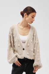 Kardigan zapinany na guziki w kolorze LIGHT BEIGE - BUBLE-UNI. Brązowe swetry Marsala, uniwersalny, bez wzorów, z jeansu, biznesowe, bez ramiączek. Za 349.90 zł.