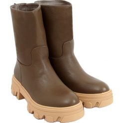 Botki z prostą cholewką Jowita Green zielone. Zielone botki INNA MARKA, bez wzorów, ze skóry ekologicznej, bez obcasa, bez zapięcia. Za 185.80 zł.
