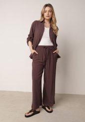 Brązowy Wiskozowo-Lniany Komplet w Paski Koszula i Szerokie Spodnie Terasea. Brązowe koszule Born2be, l, bez wzorów, ze lnu, biznesowe, bez kołnierzyka, bez ramiączek. Za 209.99 zł.