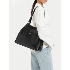 Torebka MEXX. Czarne torebki klasyczne Mexx, bez wzorów, klasyczne, bez dodatków. Za 229.99 zł.