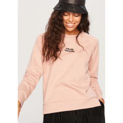 Bluza z napisem - Różowy. Bluzy marki Reserved. Za 39.99 zł.