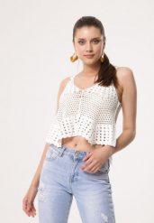 Biały Bawełniany Top Boho z Ażurowej Siateczki Complacency. Białe topy Born2be, w ażurowe wzory, z bawełny, boho, bez kołnierzyka, bez ramiączek. Za 109.99 zł.