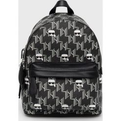 Karl Lagerfeld plecak damski kolor czarny mały wzorzysty. Czarne plecaki KARL LAGERFELD, bez wzorów, do ręki, bez dodatków. Za 1,299.90 zł.