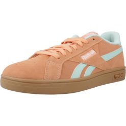 Kapcie REEBOK COURT RETRO Pomarańczowy. Brązowe kapcie Reebok, bez wzorów, ze skóry. Za 263.75 zł.