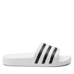 Klapki adidas. Białe klapki adidas, bez wzorów, sportowe, bez obcasa, bez zapięcia. Za 119.99 zł.