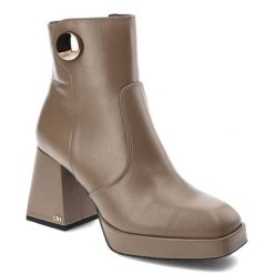 Beżowe Botki Chebello Modne Skórzane Buty Na Obcasie. Brązowe botki CheBello, bez wzorów, eleganckie, bez obcasa, na obcasie, bez zapięcia. Za 479.00 zł.