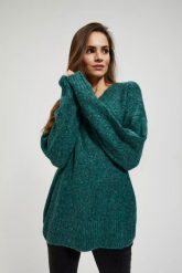 Gładki sweter z dekoltem w serek. Swetry MOODO, m, bez wzorów, z poliesteru, bez ramiączek. W wyprzedaży za 79.99 zł.