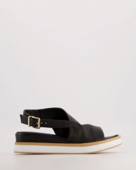 CZARNE SANDAŁY 426682 BLACK. Czarne sandały Venezia, bez wzorów, ze skóry, bez obcasa, bez zapięcia. Za 249.00 zł.