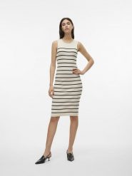 Vero Moda Sukienka dzianinowa w kolorze beżowym rozmiar: XL. Brązowe sukienki Vero Moda, na imprezę, xl, bez wzorów, z dzianiny, bez kołnierzyka, bez ramiączek, midi. Za 92.21 zł.