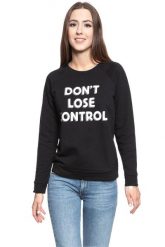BLUZA LEE DAMSKA CORE CREWNECK SWS BLACK L53SDE01. Czarne bluzy Lee, l, bez wzorów, bez ramiączek, bez kaptura. W wyprzedaży za 89.99 zł.