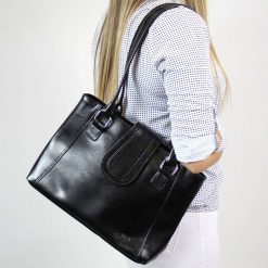 Torebka skórzana damska DAN-A T84A czarna. Czarne torebki klasyczne DAN-A, bez wzorów, ze skóry, bez dodatków. Za 299.99 zł.
