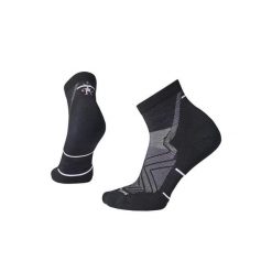 Skarpety biegowe damskie Run Targeted Cushion Ankle Women. Czarne skarpetki Smartwool, bez wzorów, z wełny. Za 109.99 zł.