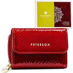Portfel skórzany Peterson PTN 423229-DSL czerwony. Czerwone portfele Peterson, bez wzorów, ze skóry. Za 61.99 zł.