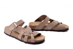 DR. BRINKMANN 701006-08 taupe, klapki damskie. Brązowe klapki Dr. Brinkmann, bez wzorów, ze skóry, bez obcasa, bez zapięcia. Za 246.42 zł.