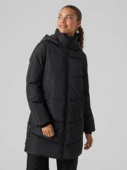 Vero Moda Płaszcz pikowany w kolorze czarnym rozmiar: M. Czarne płaszcze Vero Moda, m, bez wzorów, z materiału, bez kaptura. Za 180.49 zł.