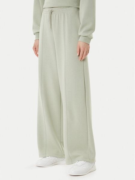 ONLY Spodnie dresowe Scarlet 15355811 Zielony Regular Fit. Zielone spodnie dresowe ONLY, bez wzorów, z dresówki. Za 109.99 zł.