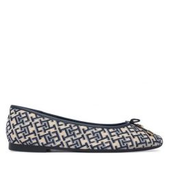 Baleriny Tommy Hilfiger. Baleriny Tommy Hilfiger, bez wzorów, bez obcasa, bez zapięcia. Za 369.99 zł.
