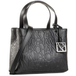 Torebka Armani Exchange. Czarne torebki klasyczne Armani Exchange, bez wzorów, klasyczne, bez dodatków. Za 419.99 zł.