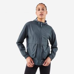 Kurtka do biegania wiatrówka damska Kiprun Run 500 Wind. Zielone kurtki do biegania KIPRUN, na lato, l, bez wzorów, z elastanu, z kapturem, do biegania. Za 149.99 zł.
