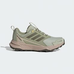 Buty do biegów przełajowych Terrex Tracefinder 2 CLIMAPROOF. Brązowe buty do biegania adidas, bez wzorów, bez zapięcia, do biegania, climaproof (adidas). Za 349.00 zł.