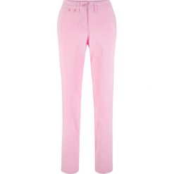 Spodnie chino bonprix kryształowy jasnoróżowy. Chinosy marki Nike. Za 74.99 zł.
