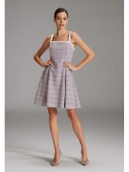 SWING Sukienka w kolorze szarym rozmiar: 36. Szare sukienki Swing, bez wzorów, bez kołnierzyka, bez ramiączek, midi, rozkloszowane. Za 227.31 zł.