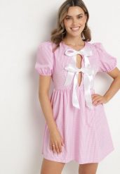 Różowa Rozkloszowana Sukienka w Kratkę Vichy w Stylu Retro z Wiązaniem Telionea. Czerwone sukienki Born2be, na co dzień, l, bez wzorów, klasyczne, bez kołnierzyka, bez ramiączek, mini, rozkloszowane. Za 99.99 zł.