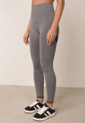 Szare Legginsy z Wysokim Stanem z Modelującymi Wstawkami Onorata. Szare legginsy Born2be, bez wzorów, z jeansu. Za 59.99 zł.