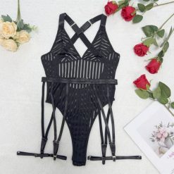 Body z dużym dekoltem na wieczorne wyjścia Arbana. Czarne body i gorsety Intica, bez wzorów, z tkaniny, bez ramiączek. Za 119.00 zł.