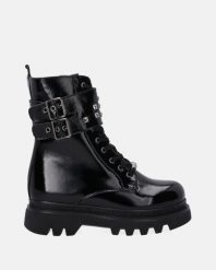 CZARNE WORKERY ZE SKÓRY LAKIEROWANEJ 717209 01 BLACK. Czarne botki Venezia, bez wzorów, ze skóry, bez obcasa, bez zapięcia. Za 199.00 zł.