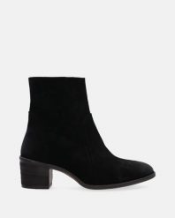 CZARNE BOTKI Z ZAMSZU 69452 VALO BLACK. Czarne botki Venezia, bez wzorów, ze skóry, bez obcasa, bez zapięcia. Za 239.00 zł.