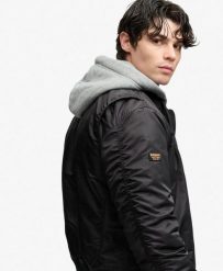 Superdry Kurtka Hooded MA1 Bomber z recyklingowanego nylonu. Czarne kurtki Superdry, xl, z aplikacjami, z materiału, bez kaptura. Za 553.35 zł.