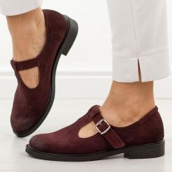 Bordowe welur skórzane Polskie półbuty damskie Deoni D658. Czerwone półbuty wsuwane Deoni, na jesień, bez wzorów, z jeansu, biznesowe, z okrągłym noskiem, bez obcasa, na płaskiej podeszwie. Za 429.00 zł.