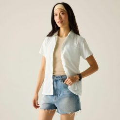 Koszula damska Regatta Mindano VIII. Białe koszule Regatta, bez wzorów, bez kołnierzyka, bez ramiączek. Za 189.99 zł.