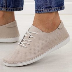 Beżowe ażurowe skórzane półbuty damskie S.Barski 7079. Brązowe półbuty wsuwane S.BARSKI, na jesień, w ażurowe wzory, z jeansu, casualowe, bez obcasa, na płaskiej podeszwie. Za 239.00 zł.