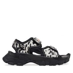 Sandały adidas. Białe sandały adidas, bez wzorów, bez obcasa, na płaskiej podeszwie, bez zapięcia. Za 949.99 zł.