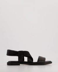 CZARNE SANDAŁY DAMSKIE 0013037 BLACK. Czarne sandały Venezia, bez wzorów, ze skóry, bez obcasa, bez zapięcia. Za 199.00 zł.