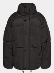 Gina Tricot Kurtka puchowa 20498 Czarny Regular Fit. Czarne kurtki Gina Tricot, na zimę, l, bez wzorów, z puchu, bez kaptura. Za 189.99 zł.