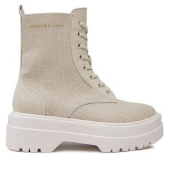 Trapery Tommy Hilfiger. Brązowe traperki Tommy Hilfiger, bez wzorów, bez obcasa, bez zapięcia. Za 749.99 zł.